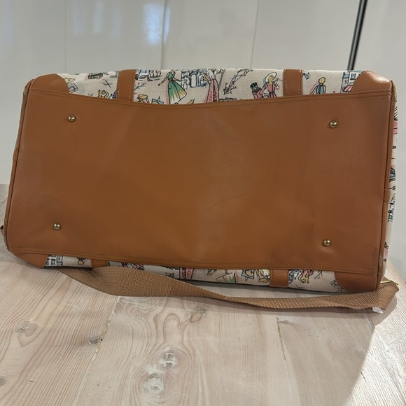 Adrienne Vittadini Print Duffle - Picture 8 of 9